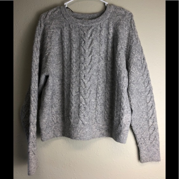 H&M Sweaters - H&M gray chunky sweater
